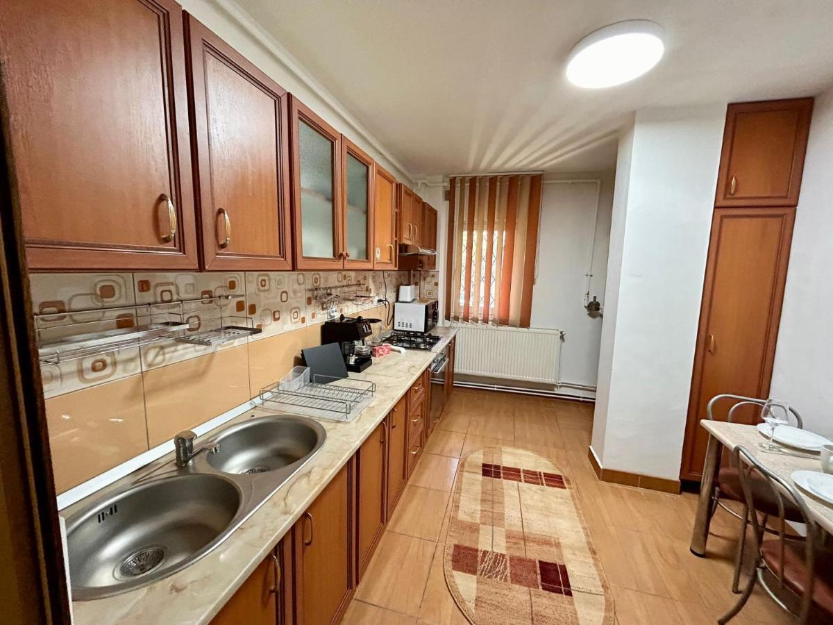 Jad - Familiy 4 Rooms Apartment - Near Forest And Historic Center - Racadau Брашов Экстерьер фото