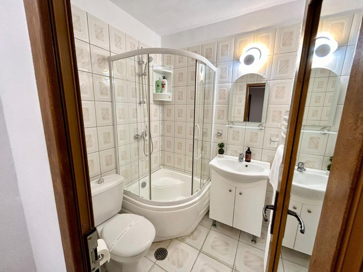 Jad - Familiy 4 Rooms Apartment - Near Forest And Historic Center - Racadau Брашов Экстерьер фото